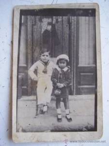 Vintage photograph of girl and boy (Seville)