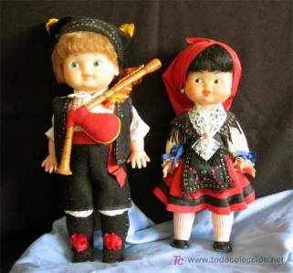 Two Galician dolls
